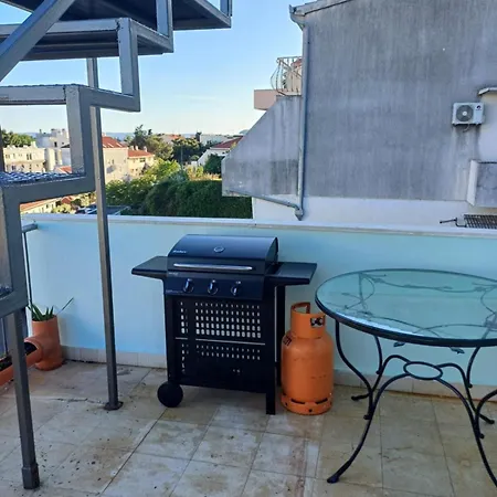 Roof Garden Center Apartment